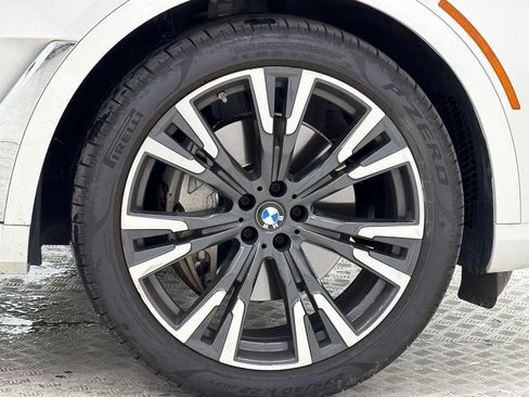 Used 2024 BMW X7 xDrive40i w/ Executive Package AWD/4WD image 12