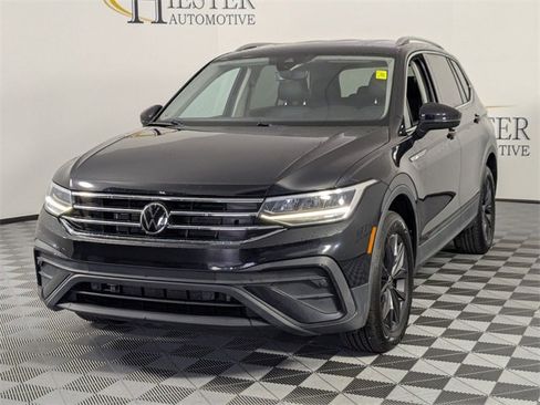 Used 2022 Volkswagen Tiguan SE image 4