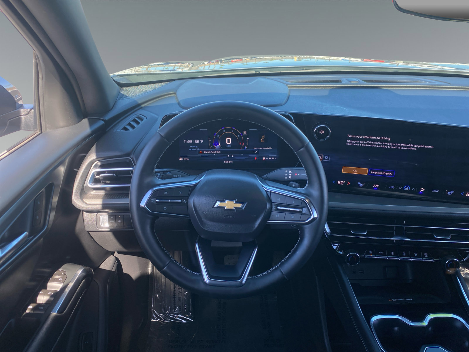 Used 2026 Chevrolet Traverse LT w/ Sun and Wheel Package FWD image 12