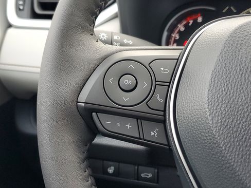 Used 2025 Toyota RAV4 XLE image 25