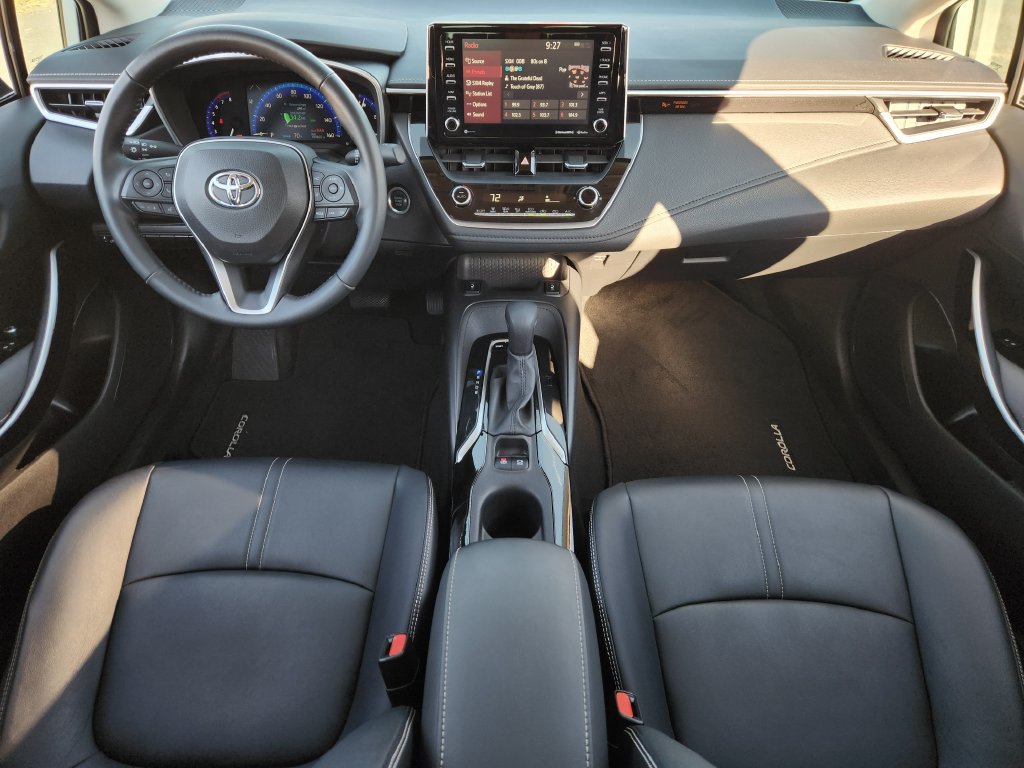 Used 2020 Toyota Corolla XLE w/ Carpet Mat Package (TMS) FWD image 23