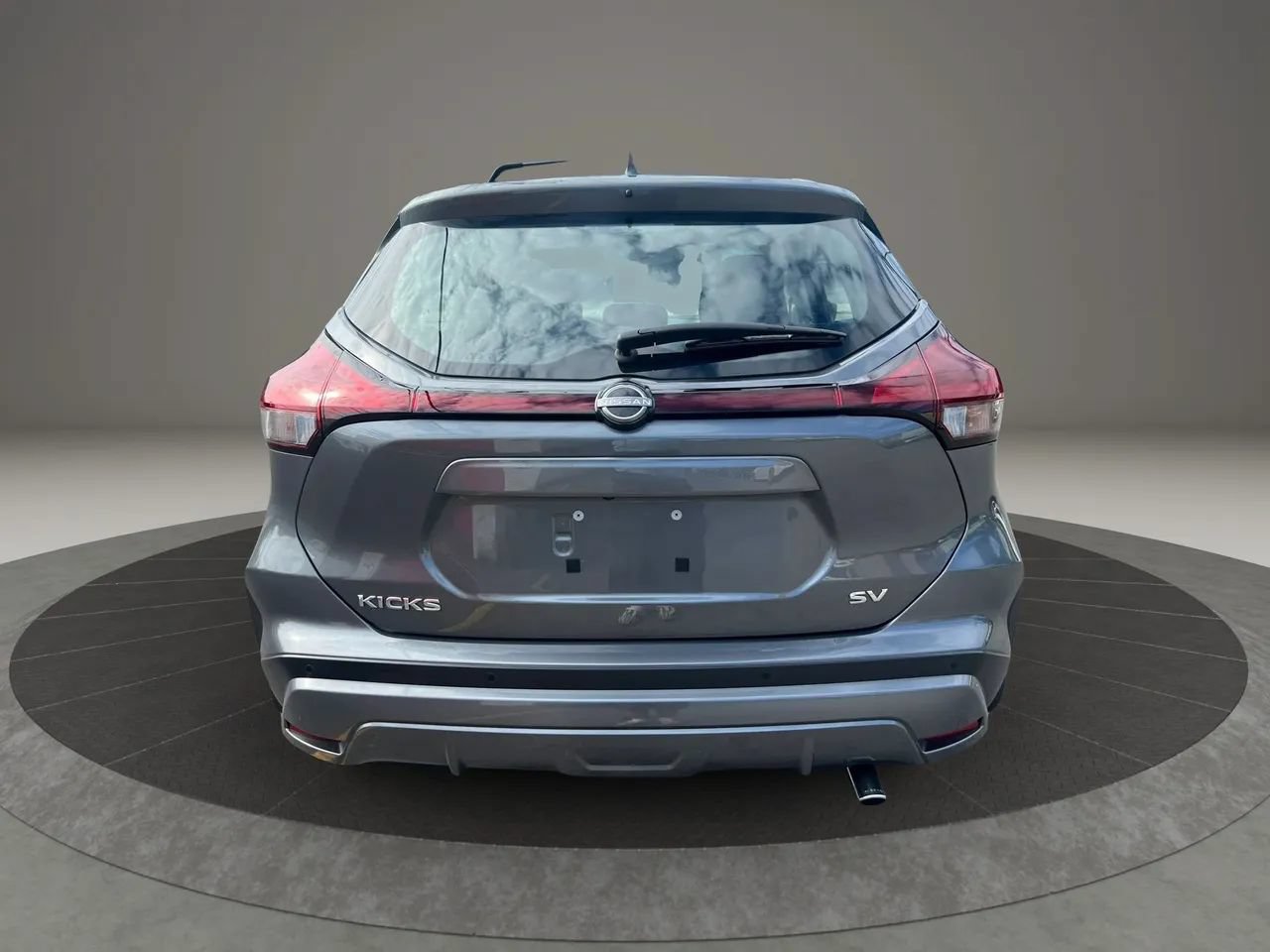 Used 2024 Nissan Kicks SV w/ Exterior Package FWD image 6