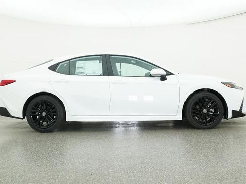 New 2026 Toyota Camry SE image 27