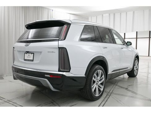 New 2026 Cadillac Vistiq Luxury image 7