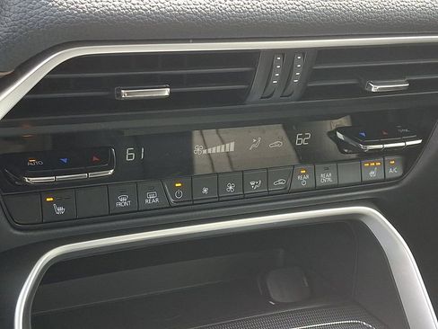 Used 2024 MAZDA CX-90 3.3 Turbo w/ Premium Package image 19