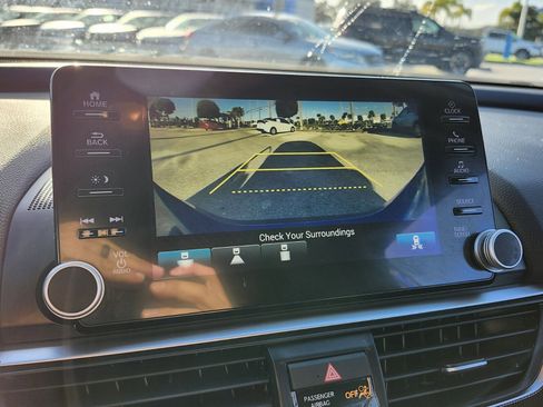 Used 2021 Honda Accord Sport image 38