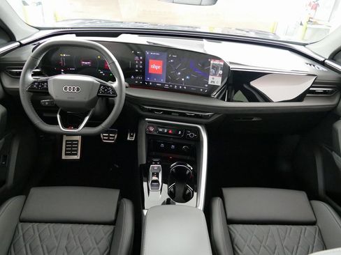 New 2025 Audi SQ5 Premium Plus image 25