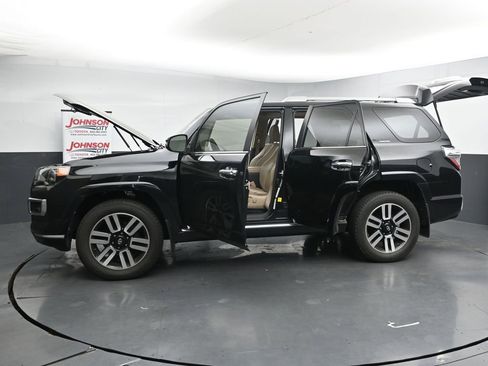 Used 2014 Toyota 4Runner Limited image 28