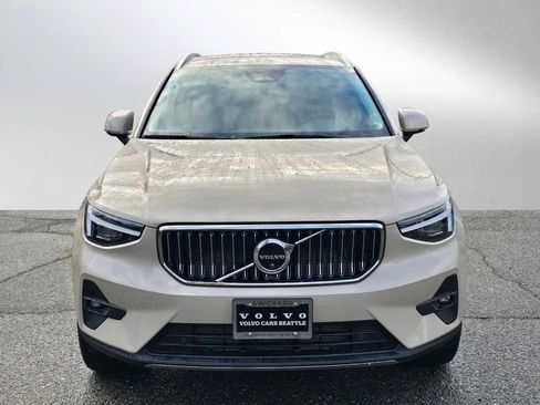 Used 2025 Volvo XC40 B5 Plus w/ Climate Package image 8