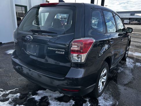 Used 2017 Subaru Forester 2.5i image 5