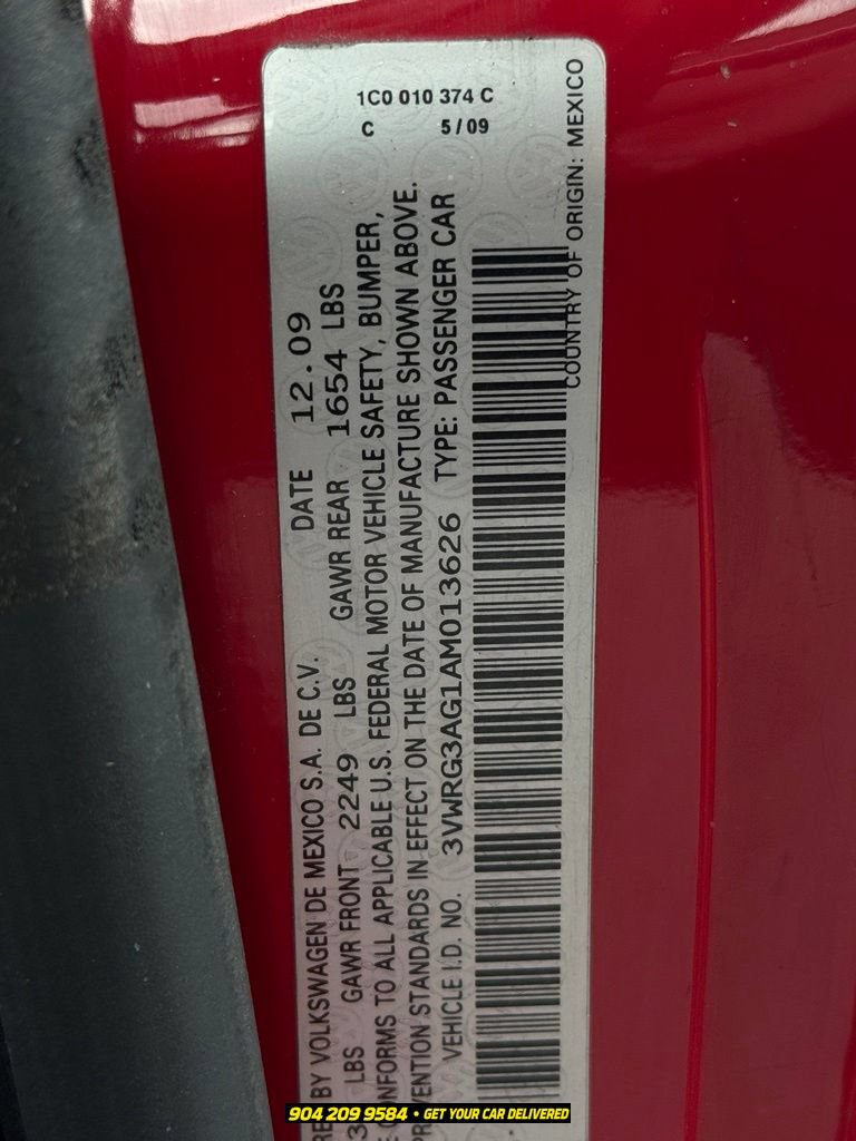 Used 2010 Volkswagen Beetle Coupe FWD image 13