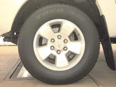 Used 2015 Toyota Tacoma PreRunner w/ TRD Sport Package image 9