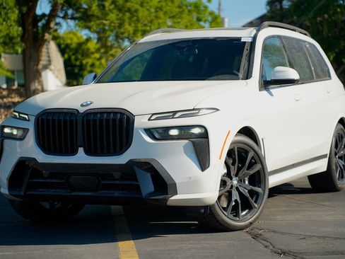 New 2027 BMW X7 xDrive40i w/ M Sport Package AWD/4WD image 1