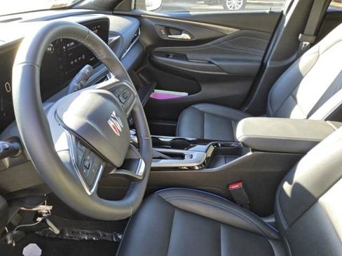 Used 2025 Buick Envista Sport Touring w/ Advanced Safety Package image 6