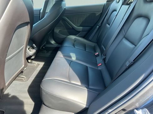 Used 2019 Tesla Model 3 RWD image 9