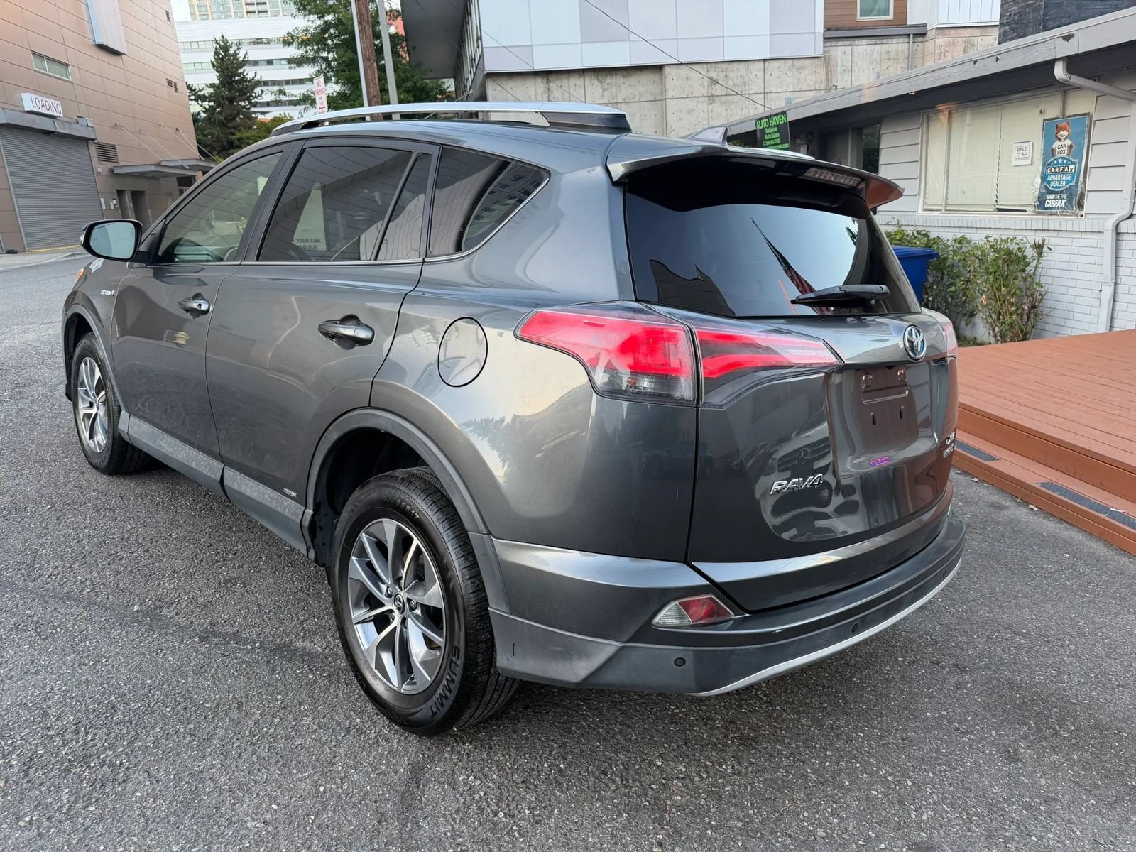 Used 2016 Toyota RAV4 XLE w/ Convenience Package AWD/4WD image 9