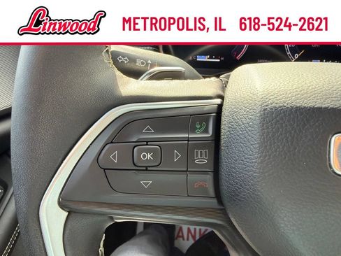 Used 2025 Jeep Grand Cherokee L Laredo AWD/4WD image 18