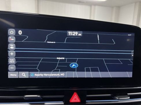 Used 2025 Hyundai Elantra Limited image 14