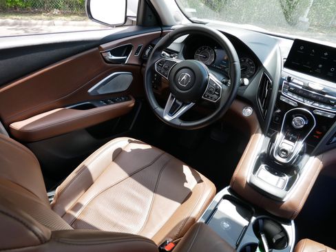 Used 2025 Acura RDX SH-AWD w/ Technology Package image 9