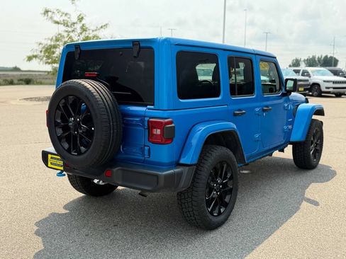 Used 2024 Jeep Wrangler Unlimited Sahara AWD/4WD image 6