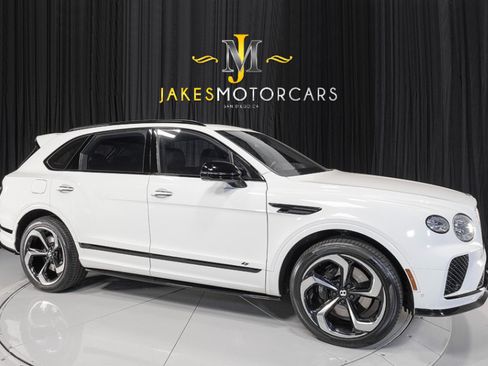 Used 2022 Bentley Bentayga AWD/4WD image 14