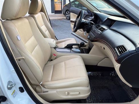 Used 2011 Honda Crosstour EX image 13