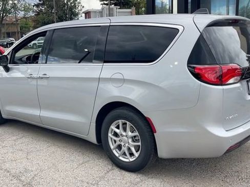 New 2026 Chrysler Voyager LX image 4