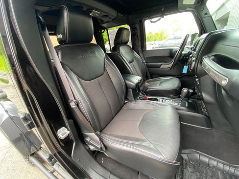 Used 2018 Jeep Wrangler Unlimited Sport AWD/4WD image 28