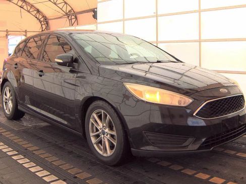 Used 2015 Ford Focus SE image 3