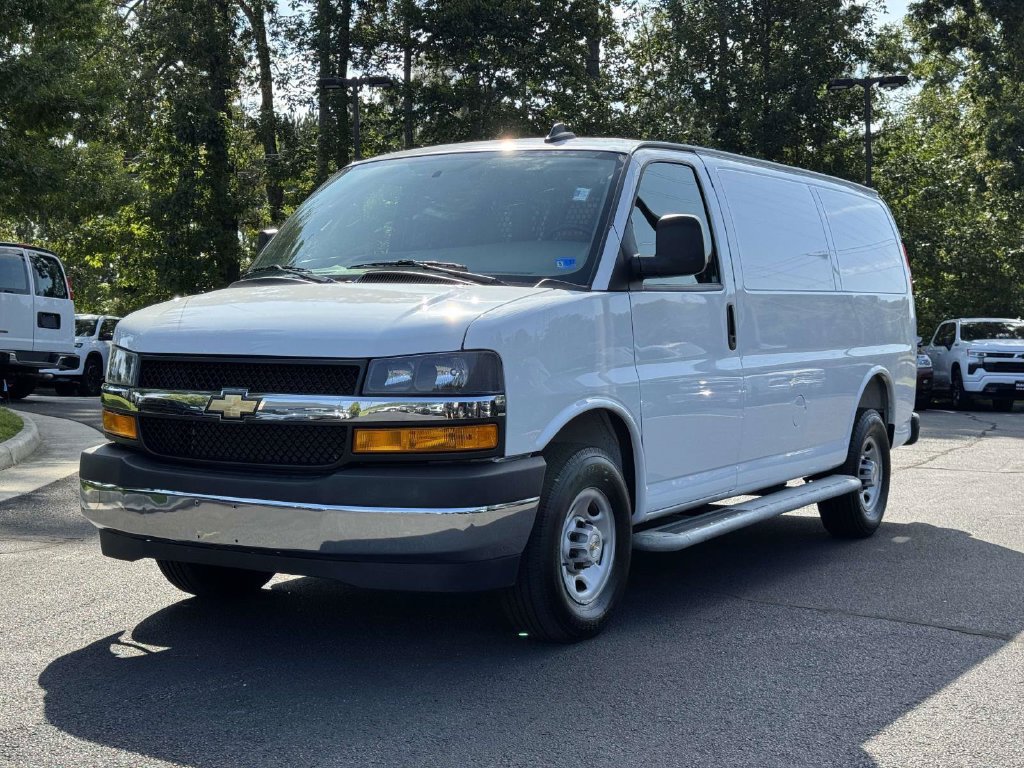 Used 2025 Chevrolet Express 2500 w/ Driver Convenience Package RWD image 25