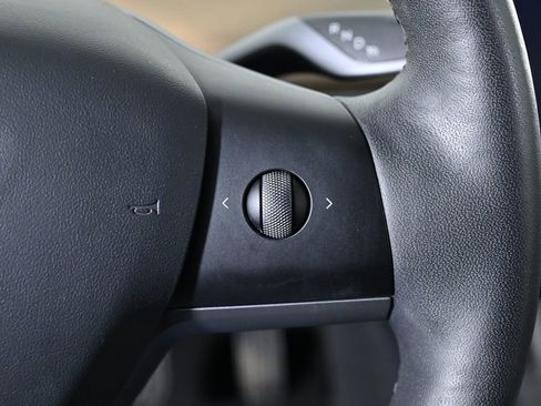 Used 2021 Tesla Model 3 Standard Range Plus image 12