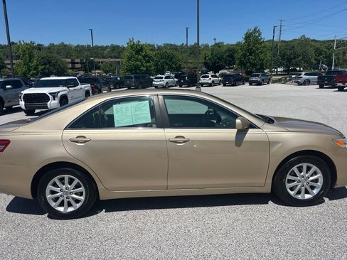 Used 2011 Toyota Camry XLE w/ XLE Extra-Value Pkg #2 FWD image 2