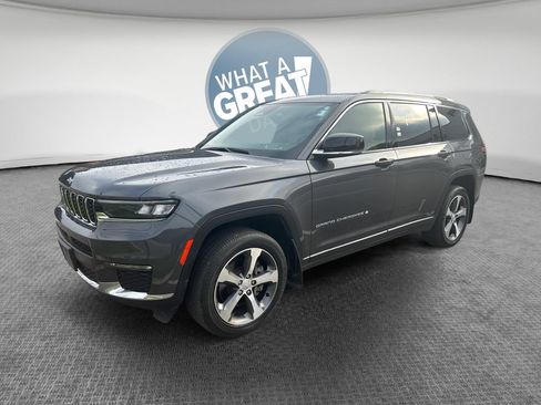 Certified 2023 Jeep Grand Cherokee L Limited w/ Trailer Tow Group (B) AWD/4WD image 8