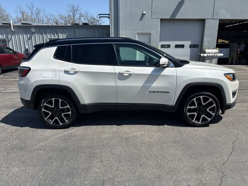 Used 2018 Jeep Compass Limited w/ Navigation Group AWD/4WD image 2