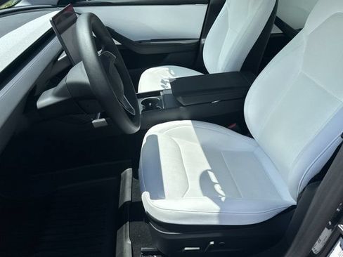 Used 2025 Tesla Model 3 Long Range RWD image 10