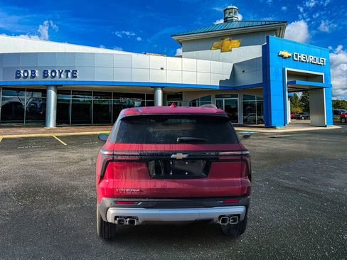 New 2026 Chevrolet Traverse LT w/ Enhanced Driving Package FWD image 4