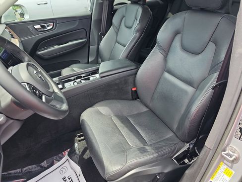 Used 2023 Volvo XC60 B5 Plus w/ Protection Package Premier FWD image 17