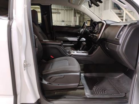 Used 2018 Chevrolet Colorado LT image 18