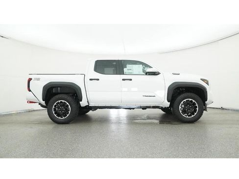 New 2025 Toyota Tacoma TRD Off-Road AWD/4WD image 27