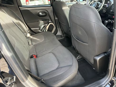 Used 2017 Jeep Renegade Latitude AWD/4WD image 28