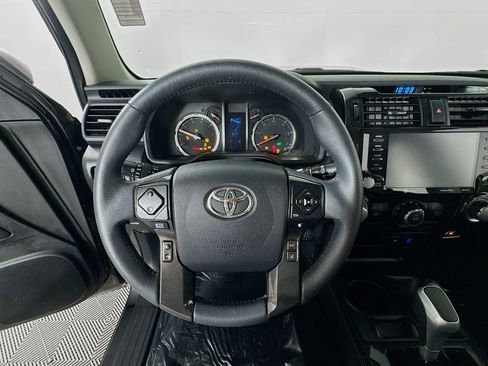 Certified 2022 Toyota 4Runner TRD Off-Road Premium AWD/4WD image 13