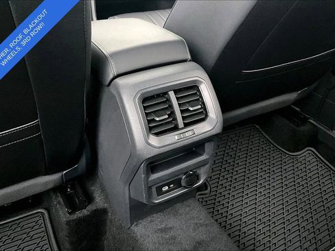 Used 2024 Volkswagen Tiguan SE R-Line FWD image 31
