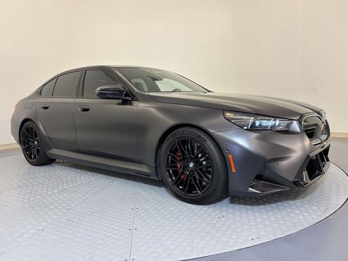 Used 2026 BMW M5 w/ Executive Package image 7