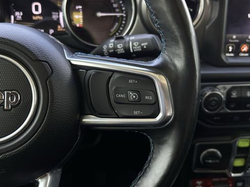 Used 2023 Jeep Wrangler Unlimited Rubicon 4xe w/ Cold Weather Group AWD/4WD image 15