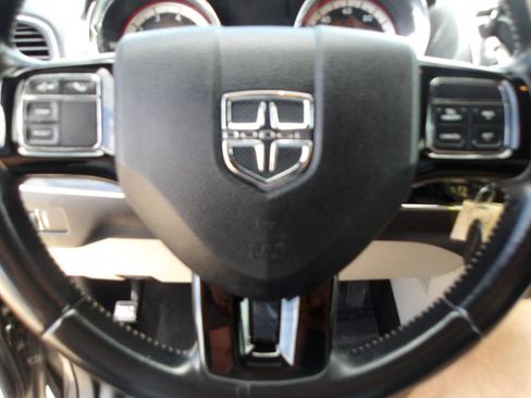 Used 2019 Dodge Grand Caravan SXT FWD image 18