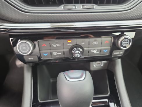New 2026 Jeep Compass Limited AWD/4WD image 14