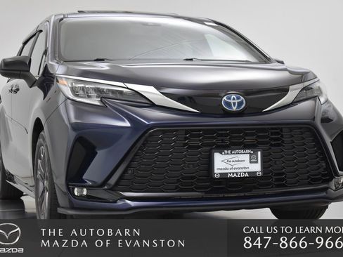 Used 2024 Toyota Sienna XSE AWD/4WD image 11