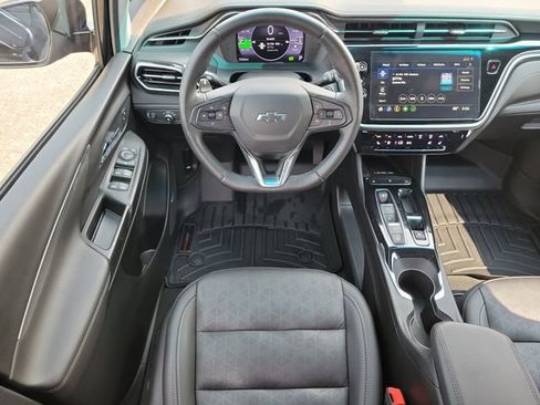 Used 2023 Chevrolet Bolt LT w/ Infotainment Package FWD image 9