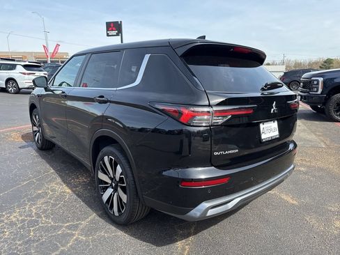 New 2026 Mitsubishi Outlander LE FWD image 10