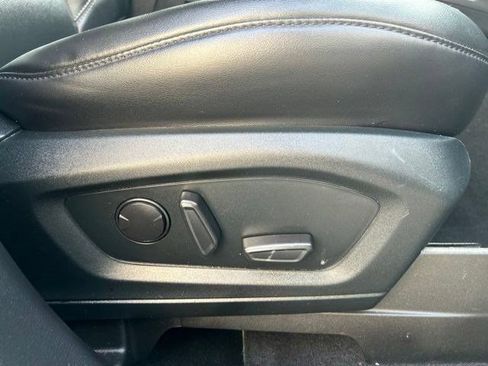Used 2021 Ford Explorer XLT w/ Equipment Group 202A AWD/4WD image 53